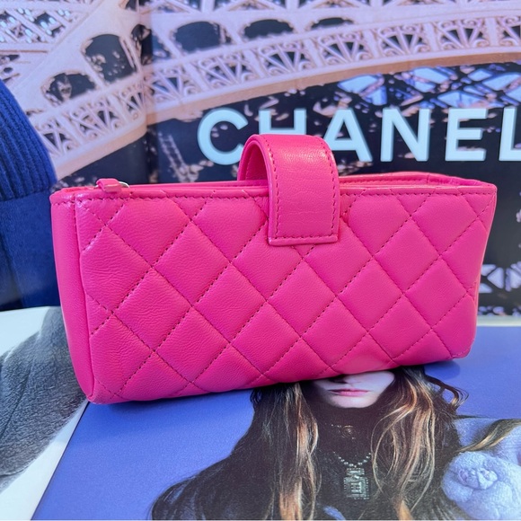 @jordanleacraft Authentic CHANEL Pouch in Hot Pink Quilted Matelasse Lambskin - Picture 8 of 9